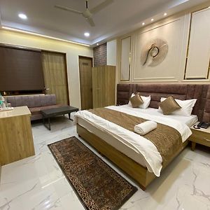 Superior Deluxe Double or Twin Room